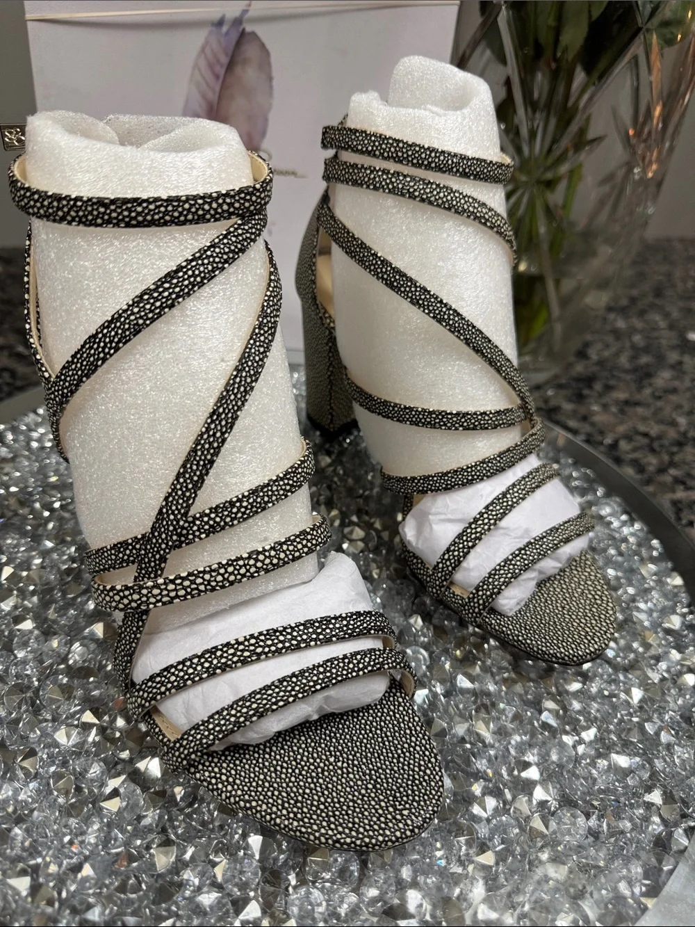 Jessica Simpson Black and Cream Textured Strappy Block Heel Sandal NEW 7 - Picture 6 of 15